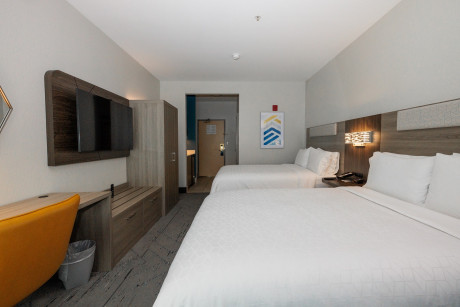 2 Queen Mini Suite